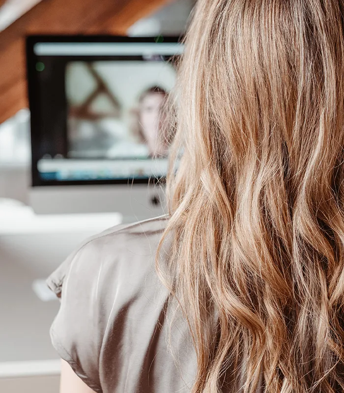 Schreibtisch-Meeting-2-Human-Design-Academy